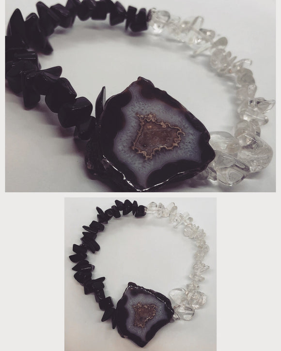 Yin Yang Clear Quartz Crystal & Black Tourmaline Beaded Chips Bracelet with Agate Crystal Centrepiece