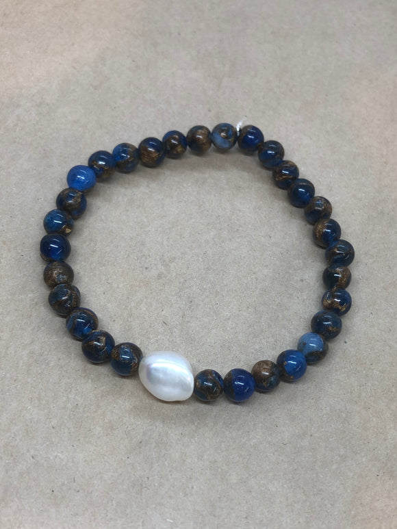 Dark Blue Jasper Crystal Beaded Bracelet with Pearl Centrepiece